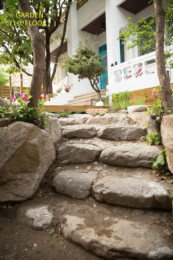 Therapy House Seoul Guest house